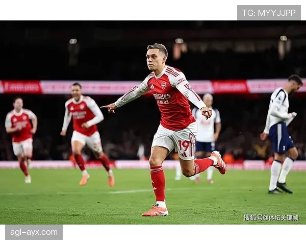 特罗萨德关键比赛决定性表现的核心原因解析 特罗萨德关键比赛决定性表现的核心原因解析